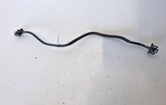 Coolant pipe/hose