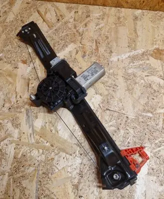 Fiat Bravo Front door window regulator with motor 1060308 3J1551F