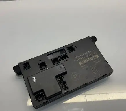 Mercedes-Benz E W211 Door control unit/module 2118701226 HW40794 00401702