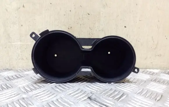 Cup holder front