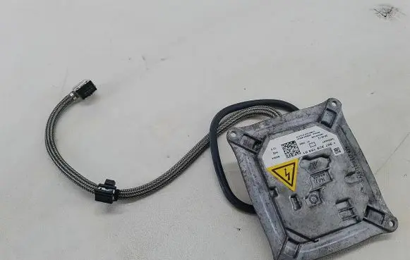 Renault Megane III Voltage converter/converter module 130732915301