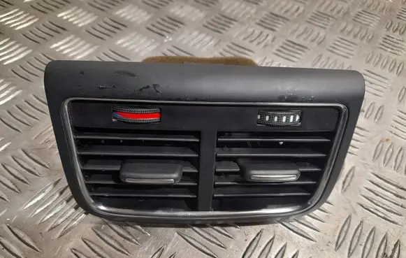 Audi Q5 SQ5 Rear air vent grill 8K0819203E