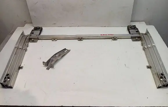 BMW 1 F40 Front bumper cross member 7301603