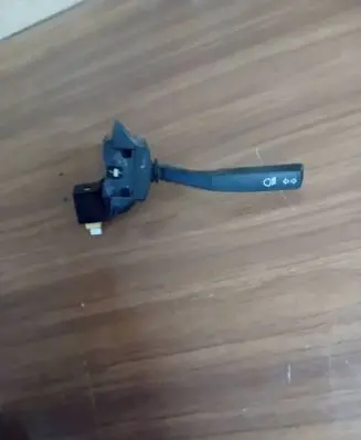 Ford Mondeo MK I Indicator stalk 83BG13B302AA 911900 648190