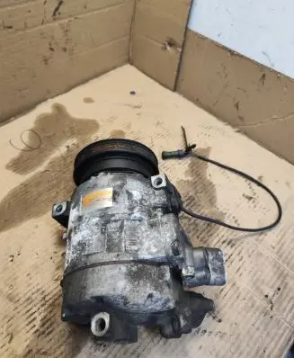 Volkswagen PASSAT B5.5 Air conditioning (A/C) compressor (pump) 4472209350 8D0260808