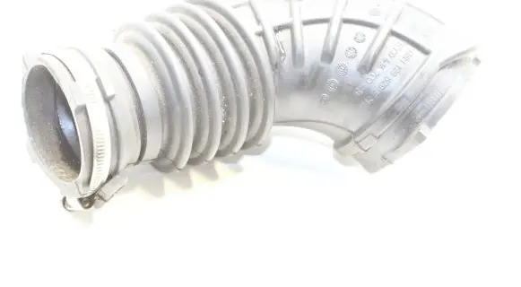 Audi A5 8T 8F Air intake hose/pipe 06H129629E