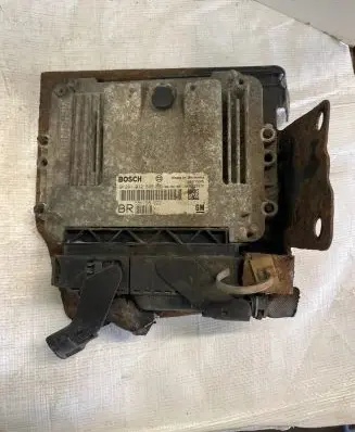 Opel Zafira B Engine control unit/module 55198922 1039S12972 0281012549