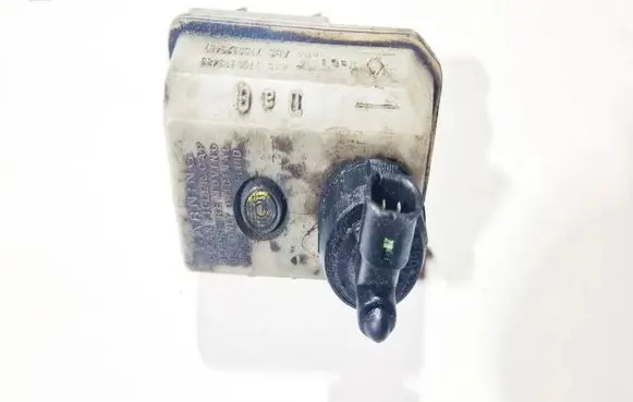 Brake fluid reservoir