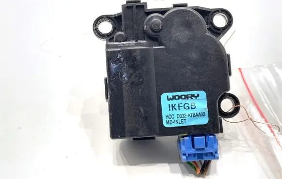Hyundai i30 Air flap motor/actuator D332ATBAA02