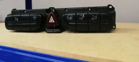 Mercedes-Benz C W203 Hazard light switch 2038205210
