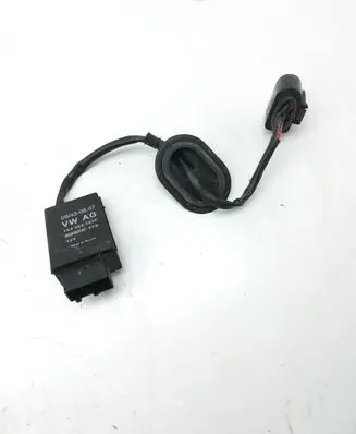 Volkswagen Golf VI Fuel pump relay 1K0906093F