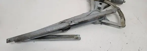 Toyota Corolla Verso E121 Front door window regulator with motor 698200F010 28032006
