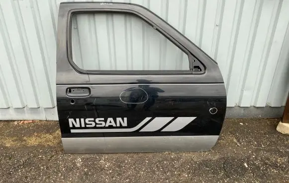 Nissan Navara D22 Front door