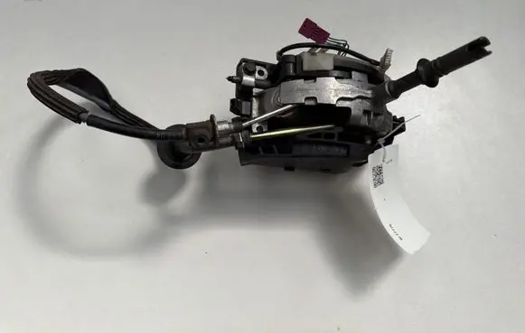 BMW X3 E83 Gear shifter/selector 3404174