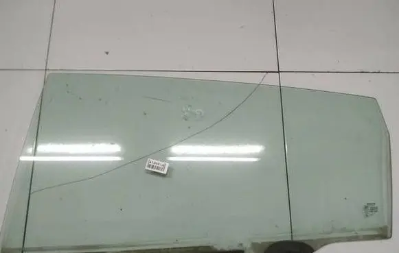 Toyota Corolla Verso AR10 Rear door window glass as2