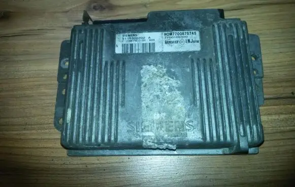 Renault Megane I Engine control unit/module hom7700875745 s115300202a