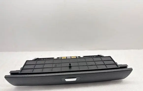 Glove box