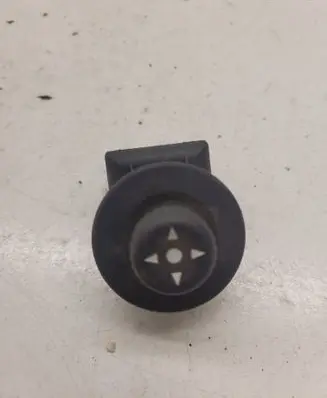 Citroen Xsara Picasso Wing mirror switch 185526