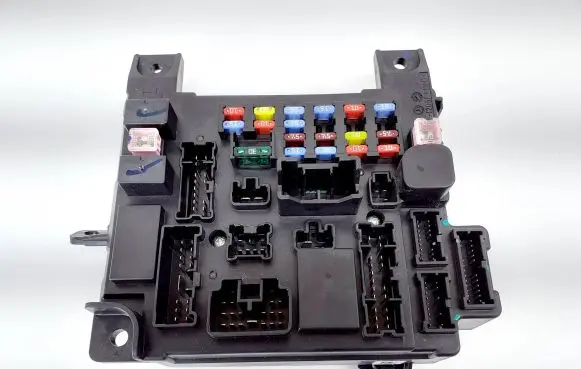 Mitsubishi ASX Fuse module 8637A646 7643000477