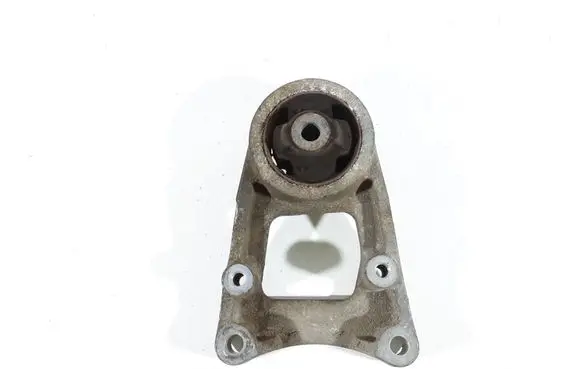 Toyota RAV 4 (XA30) Rear differential mounting bracket 42130