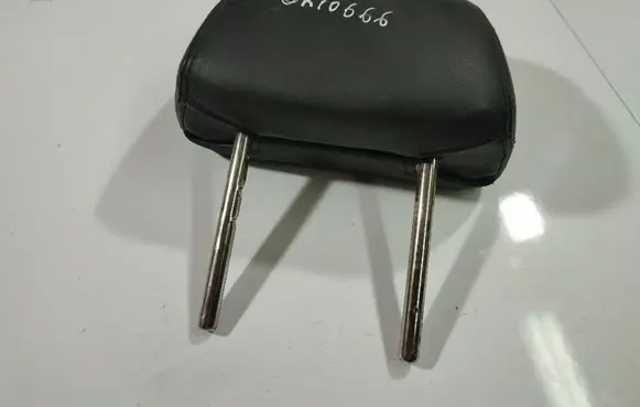 Mazda 6 Front seat headrest 