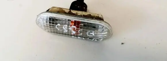 Ford Focus Front fender indicator light 4M5A13K309AA 4M5A-13K309-AA
