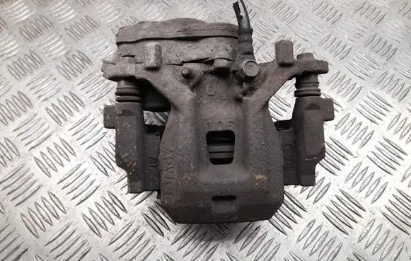 Lexus ES VII XZ10 Rear brake caliper 
