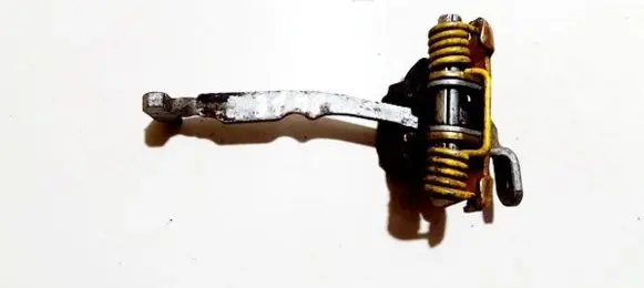 Renault Clio II Rear door check strap stopper