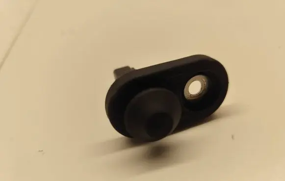 Toyota RAV 4 (XA50) Loading door sensor 