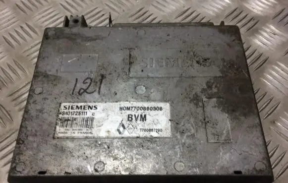 Renault Laguna I Engine control unit/module 7700867290 hom7700860308