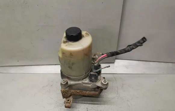 Ford Focus Power steering pump 4M513K514AD