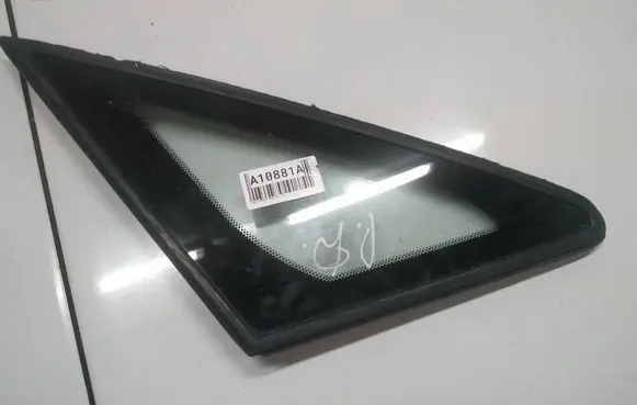 Toyota Avensis Verso Front triangle window/glass as2