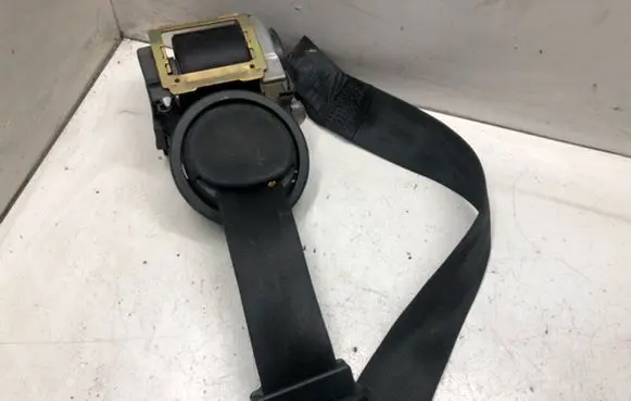 Audi A8 S8 D2 4D Front seatbelt