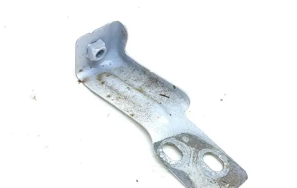 Fender mounting bracket