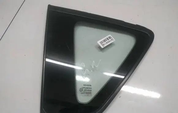 Toyota Corolla Verso AR10 Rear side window aas2