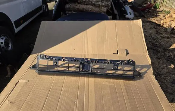 Audi Q3 F3 Front bumper lower grill 83A807683A