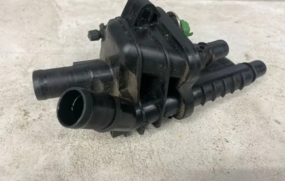 Peugeot Partner Thermostat housing TH724383J2408