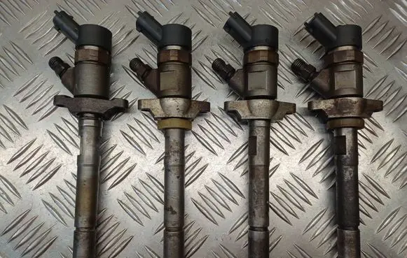 Citroen Berlingo Fuel injectors set 0445110239