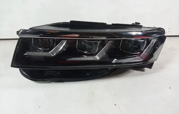 Volkswagen Touareg III Headlight/headlamp 761941081B 030113023100