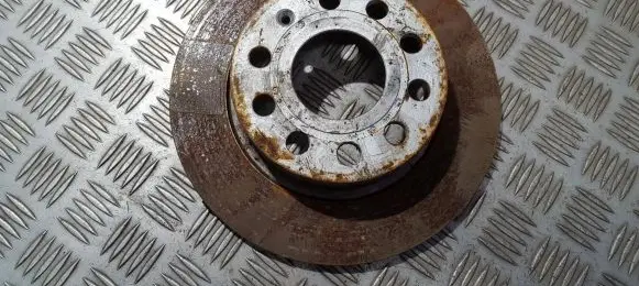 Volkswagen Golf V Rear brake disc