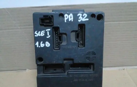 Renault Megane III Comfort/convenience module 284B17156R