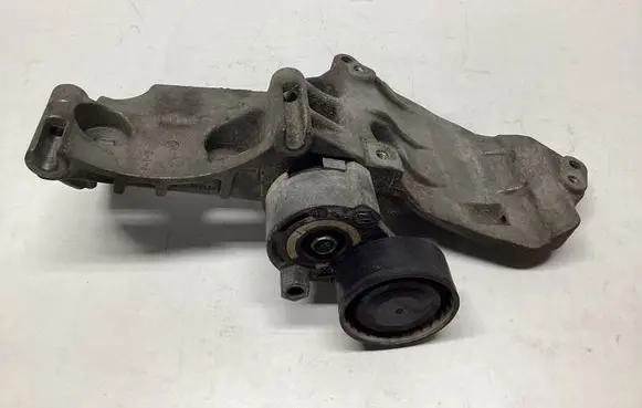 Nissan Qashqai Generator/alternator bracket 8200669494