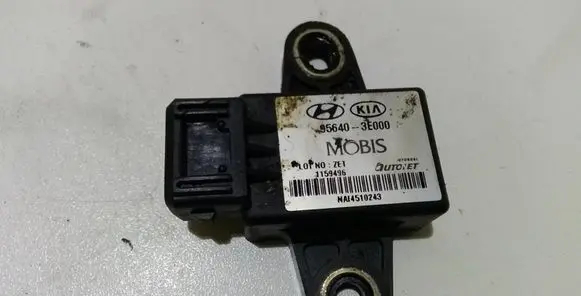KIA Sorento Airbag deployment crash/impact sensor 956403E000