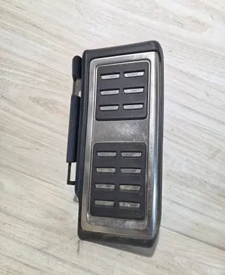 Volkswagen Golf VII Foot rest pad/dead pedal 5Q1864551
