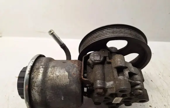 Toyota Corolla Verso AR10 Power steering pump 4431005120
