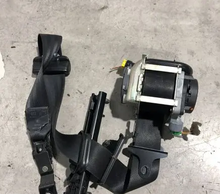 Volvo S60 Front seatbelt 39818841