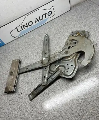 BMW 5 E34 Rear door manual window regulator 1944063