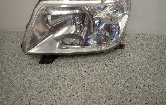 Suzuki Grand Vitara II Headlight/headlamp