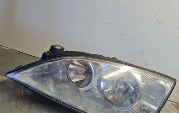 Ford Mondeo Mk III Headlight/headlamp 1305235176