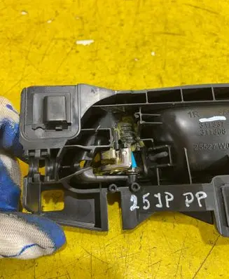 Peugeot 308 Front door interior handle 311337